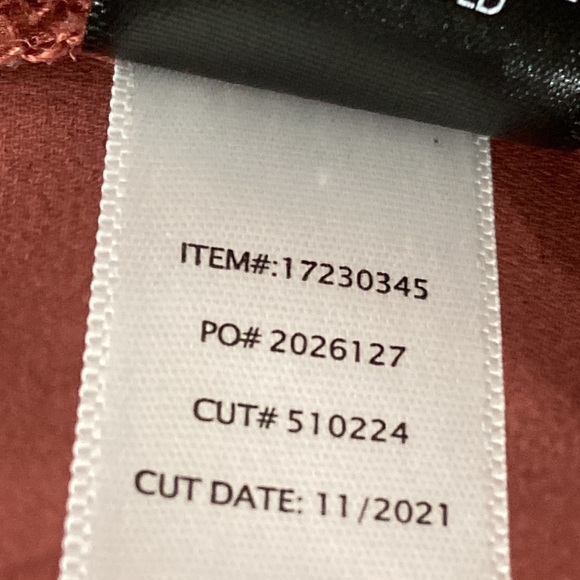 Torrid Harper Georgette Pullover Top/ Blouse 3/4 sleeve in Maroon size 2 - Picture 12 of 12